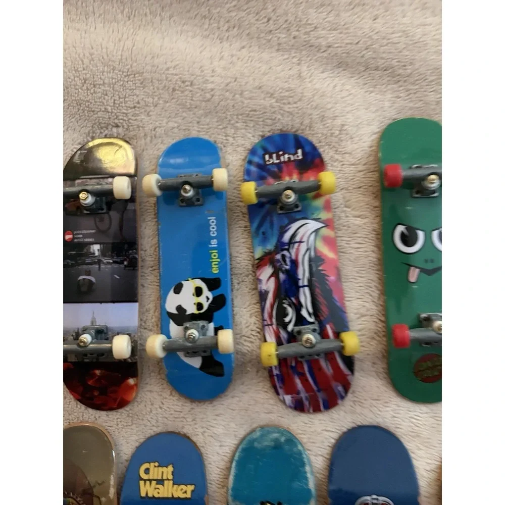 Lot Of 19 Tech Deck Boards And Skateboards‎ With Wheels